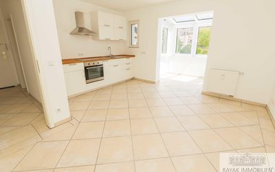 Modernisierte Etagenwohnung mit Wintergarten – 3 Zimmer in Düsseldorf-Benrath