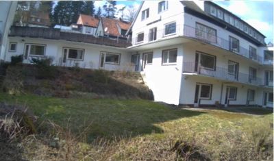 Gr. Haus mit Wohnungen,Zimmer, Säle,Gastro,alles möbliert, Basic, im Harz zum VK