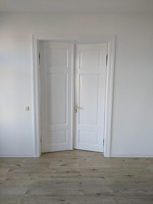 Sanierte 2 Raumwohnung mit Stellplatz, Innenstadt und Seenähe