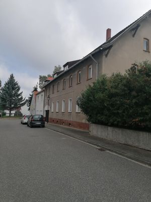 PROVISIONSFREIES MEHRFAMILIENHAUS MIT EINLIERWOHNUNG/GUTE ANBINDUNG AN LEIPZIG