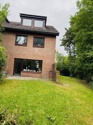 Bad Bramstedt Grosses Endreihenhaus 150 qm WFL 6 Zi. 2 Bäder, GWC, EBK, Keller, Grd 505 qm