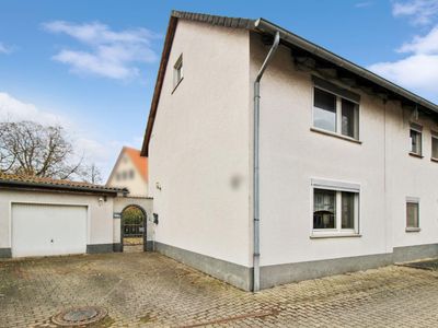 Bockenem-Volkersheim: Großzügiges Ein-Zweifamilienhaus mit Garage und pflegeleichtem Garten