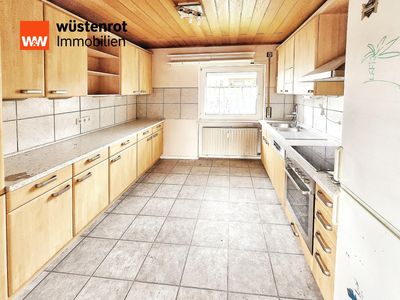 Ca. 119 m² Wohnkomfort in Gründau-Mittel-Gründau: Kamin, Garage, E-Ladestation & sofort frei!