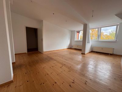 Sterndamm: 3-Zi-DACHGESCHOSS-Whg, ca. 83 m², Gemeinschaftsterrasse, Aufzug per SOFORT zu VERMIETEN