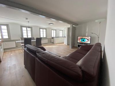 *Einziehen oder Mietrendite* in historischem Ambiente erzielen!
Schicke 3 Zi.-EG-Wohnung!