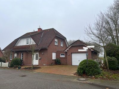 Gepflegtes Einfamilienhaus mit Gartengrundstück und Garage in Lutten zu vermieten.