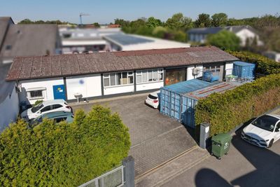 Lagerhalle mit ca. 230 qm Lagerfläche, Büro mit ca. 40 qm und Außenfläche ca. 250 qm