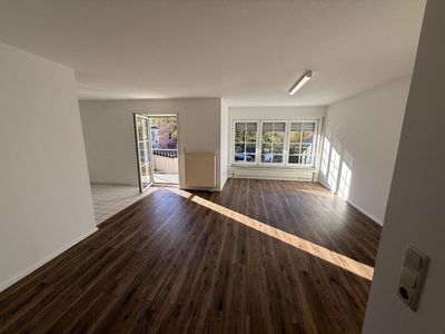 gepflegte 2-Zimmer-Wohnung mit Balkon & EBK – sofort bezugsfrei