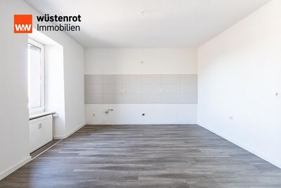 Hier beginnt Ihr neues Kapitel: 
Renovierte Wohnung inkl. neuer Einbauküche in Hermeskeil Zentrum.