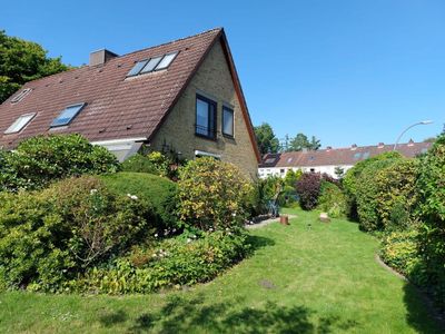 HH-Langenhorn, Doppelhaushälfte mit schönem Grundstück in parkartiger Umgebung