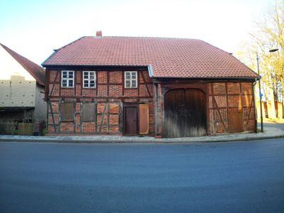 Denkmaljuwel auf verwunschenem Grundstück