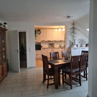 5 Zimmer Traumwohnung mit viel Platz und tollem Ausblick!