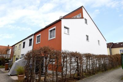 AIGNER - Großzügiges Reiheneckhaus mit Erbpacht in ruhiger Lage Freimanns