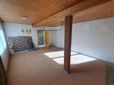 Renovierungsbedürftiges Bauernhaus mit Stallungen, Scheune und Felsenkeller – idyllisch im Ortskern