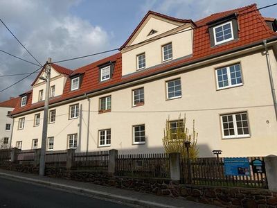 Gemütliche 2-Zimmer mit Laminat und Wannenbad in ruhiger Lage!