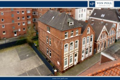 Sanierungsbedürftiges Drei-Parteien-Haus mit Entwicklungspotenzial in zentraler Lage