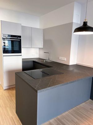 Wunderschöne * 2 Zimmer Wohnung * Einbauküche * Balkon * Frei ab 01.01.2026