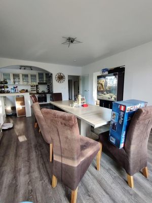 Großzügige 5-Zimmer-Wohnung mit zwei Balkonen, Garage und Top-Anbindung