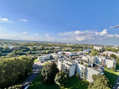Achtung! 4er Wohngemeinschaft, lichtdurchflutete 4 Zi. WG mit Blick ins Rheintal (Wohnen auf Zeit)