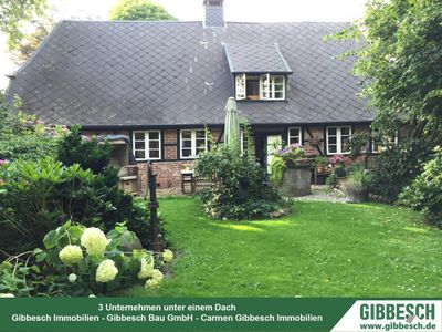 Liebevoll restauriertes Fachwerkhaus* Grdstck. 1.232 m²* zentral und dennoch idyllisch* Carport