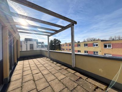 Familienfreundliches Reiheneckhaus mit Garten, Dachterrasse und 4 PKW-Stellplätzen