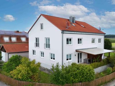 von Behm Immobilien - Moderne Doppelhaushälfte in Wolnzach / OT Königsfeld