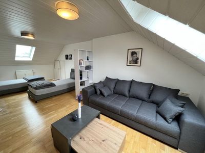 2,5-Zimmer-Wohnung in Eislingen – Balkon, teilwe. möbliert & große Einbauküche inklusive