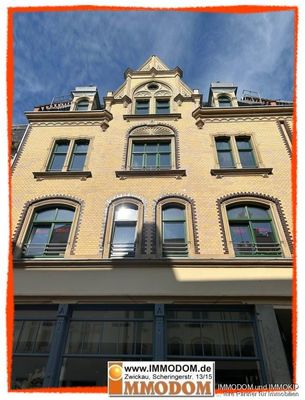 2-Zimmer-Wohnung mit EINBAUKÜCHE und großer Dachterrasse im Herzen von Zwickau zu vermieten!