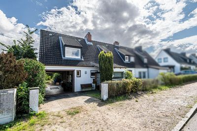 Sanierungsbedürftiges Haus auf großem Erbbaugrundstück