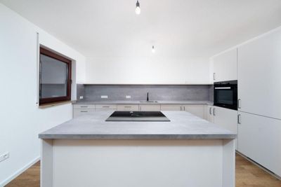 Modernisierte 3-Zi-Whg mit Luxusküche und Balkon in begehrter Lage in Schorndorf - sofort rei!