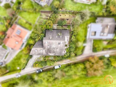 SOFORT FREI: Großzügiger Bungalow mit Einliegerwohnung, weitläufigem Grundstück und einmaligem Blick