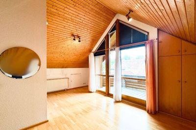 Biete 2 Zimmer Wohnung 700€ warm