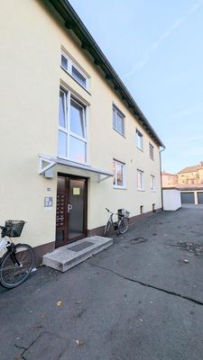 Kapitalanlage: Zentrale, helle und gut geschnittene Dachgeschosswohnung!