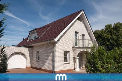 Großzügig wohnen, stilvoll leben – Traumhaus in Brinkum von 2007