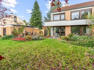 Modernisierungsbedürftige Doppelhaushälfte mit großem Garten in ruhiger Lage in Königsbrunn-Süd