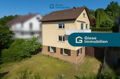 Freistehendes Ein-/Zweifamilienhaus mit schönem Garten