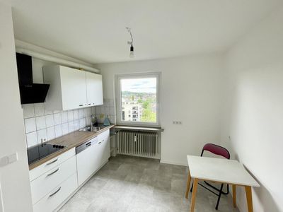 Großzügige 2 Zi.-Wohnung in zentraler Lage mit Balkon