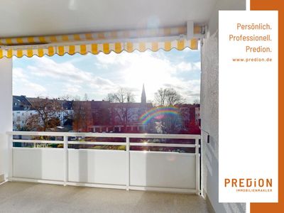 Attraktive Dachgeschosswohnung mit Süd-West Loggia, Einbauküche und Stellpatz!