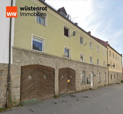 Jahresnettomiete: mehr als 40.000 € + Optimierungsmöglichkeit!
Lukratives 7-Parteienhaus in Tittling