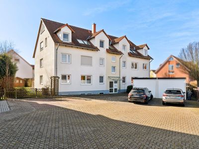 Sofort einziehen - Helle 3-Zimmer-Wohnung mit 2 Garagen und Süd-Balkon in Lengede, Broistedt