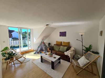 Charmante Dachgeschosswohnung mit Einbauküche – sofort verfügbar!