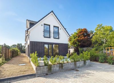 Neubau-Doppelhaus mit exzellentem Energiestandard, 2 Terrassen und traumhaftem Westgarten