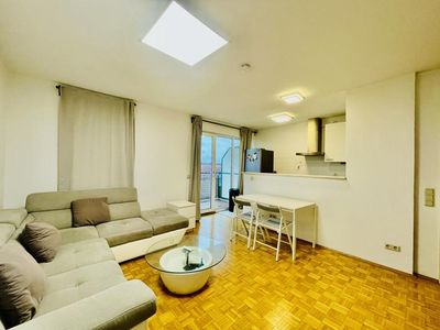 Schöne 2-Zimmer-Wohnung mit großer Terrasse und Küche in begehrter Lage von Neu-Isenburg Zentrum