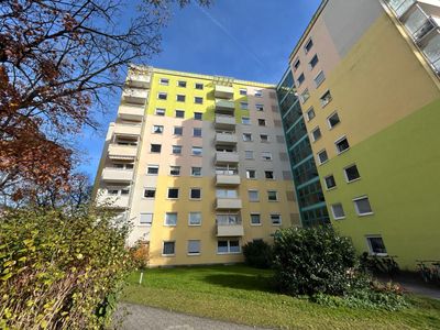 Familiendomizil in ruhiger Lage - Wohnung mit 4 Räumen und Weitblick über München-Moosach