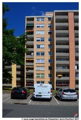 Renovierungsbedürftige, freie 3-Zi-Whg mit Balkon, provisionsfrei