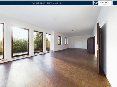 Großzügige, helle Praxis-/Büro-/Atelierfläche mit großer Außenanlage! Stellplätze inklusive!