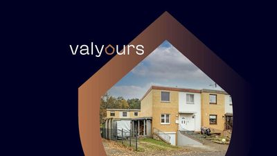 Familientraum am Reihenende: viel Platz, moderne Küche und gemütlicher Kamin