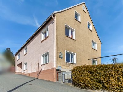 Stark preisreduziertes Zweifamilienhaus in ruhiger Wohnlage von Geyer