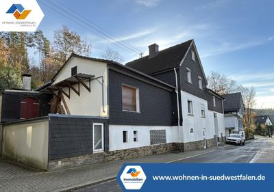 Einfamilienhaus mit sonnigem Grundstück in zentraler Lage von Netphen!