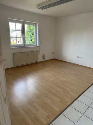 Moderne Büro-/Praxisfläche in ruhiger Lage von Bruchköbel